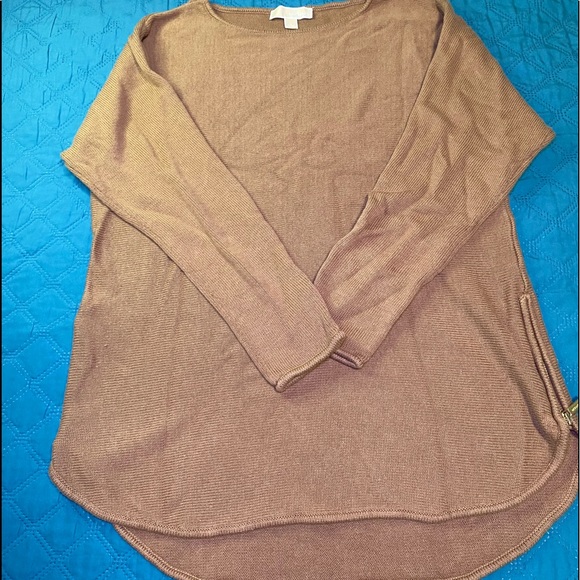 Michael Kors Large High Low Hem knitted sweater with gold toned zippers … - Picture 13 of 14